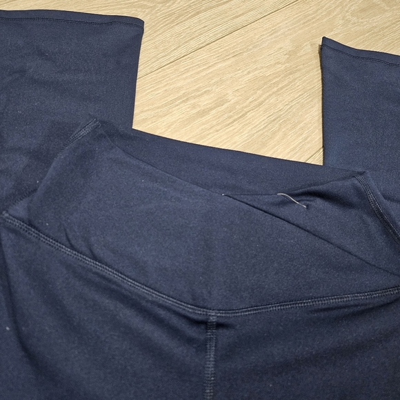 YOGALICIOUS NWT Lux Sophia High Crossover Elastic Free Waist 7/8 Flare Pants - Picture 5 of 11